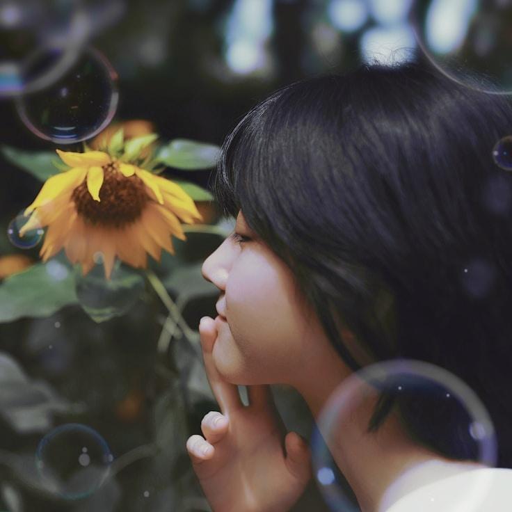 Alex Rana, Client Relations Director, discussing corporate gifting strategy with business clients